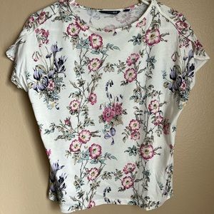 UNIQLO x Studio Sanderson - White & Pink Floral T-shirt